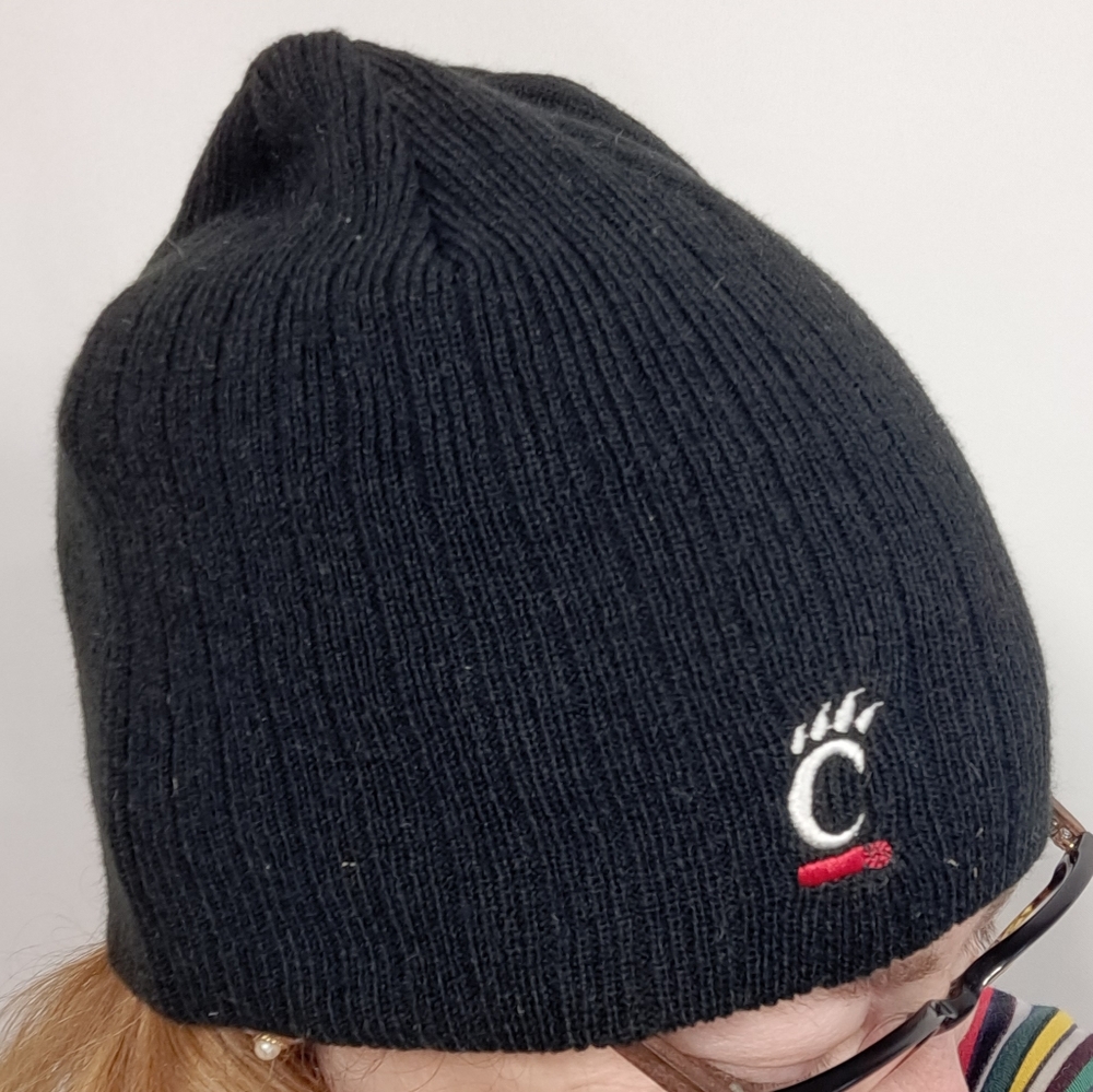 Cincinnat Bearcats Black Knit Beanie Hat